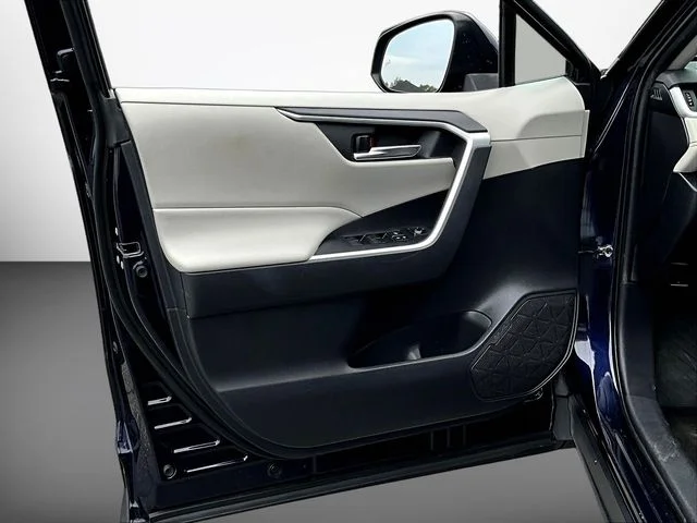 Used 2020 Blue Toyota XLE image 22