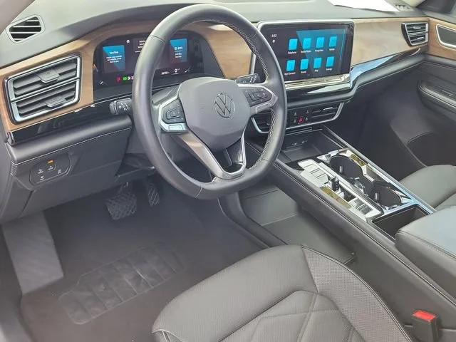 2024 Volkswagen Atlas SE w/Tech - Photo 22
