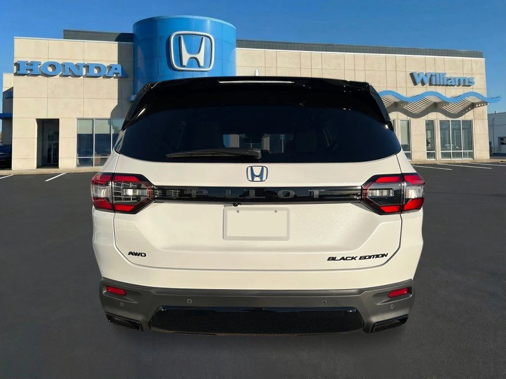 New 2026 PLATINUM WHITE PEARL Honda Black Edition image 4