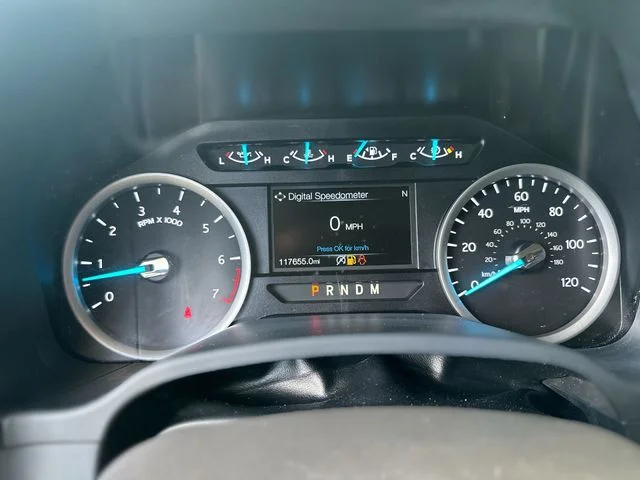 Used 2018 Gold Ford XLT image 16