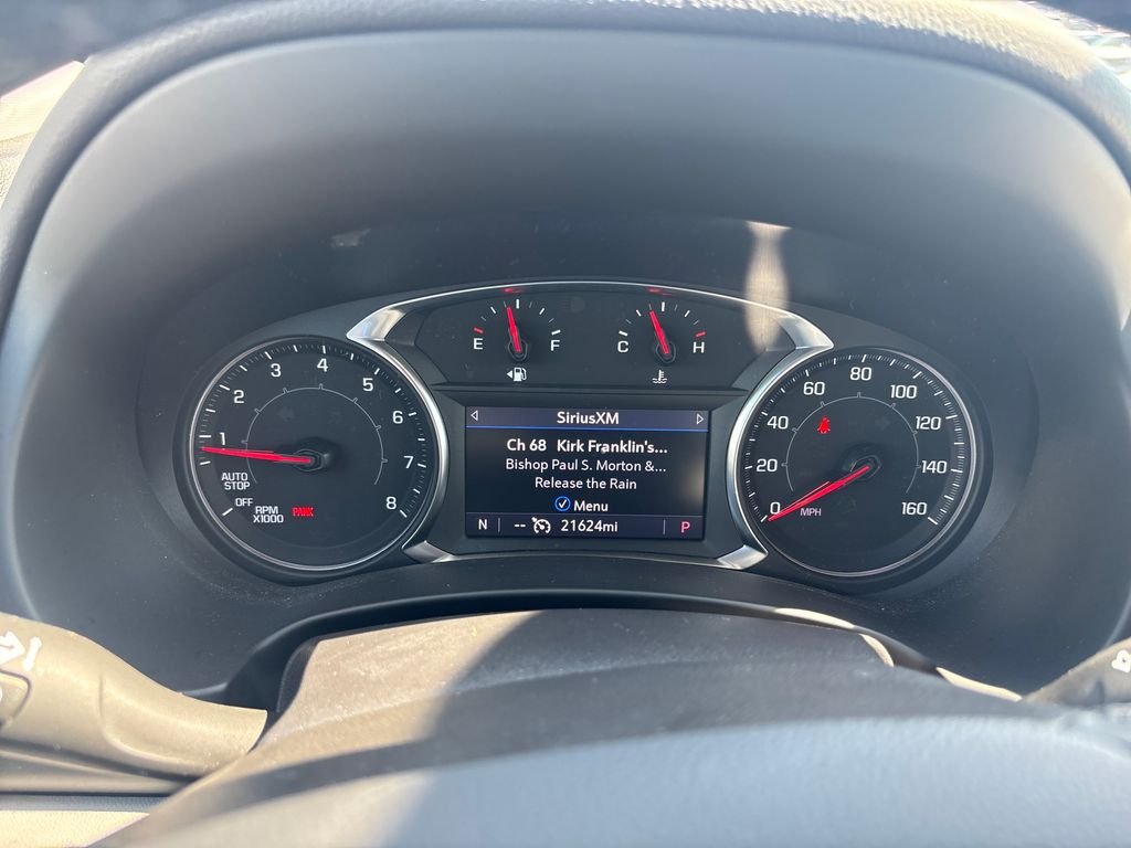 Used 2024 Silver GMC SLT image 18
