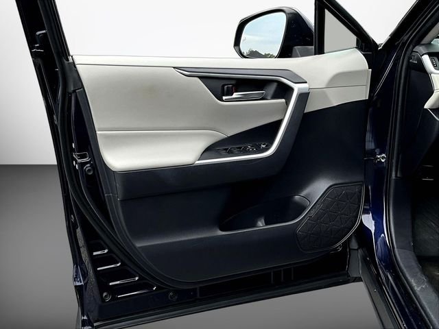 Used 2020 Blue Toyota XLE image 22