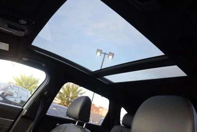 Used 2025 Silver Kia X-Line SX Prestige image 4