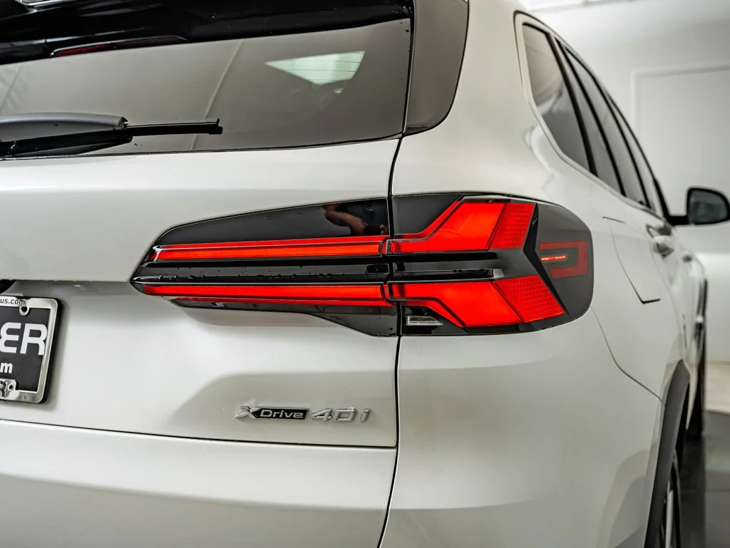 New 2026 Mineral White Metallic BMW xDrive40i image 14