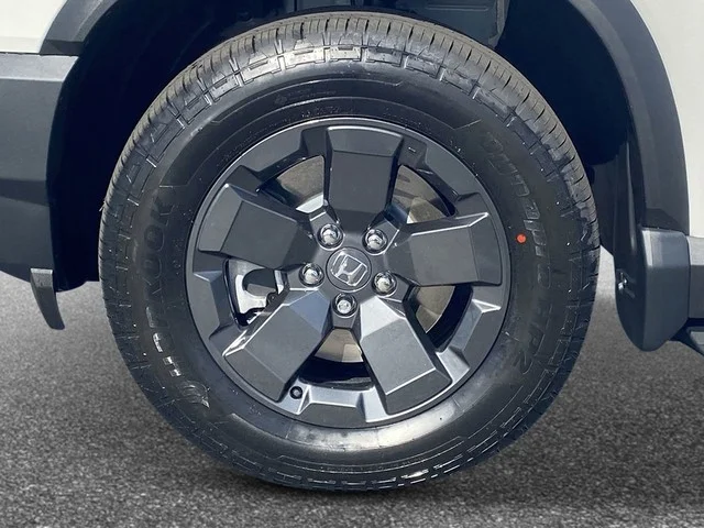New 2026 Platinum White Pearl Honda RTL Towing image 8
