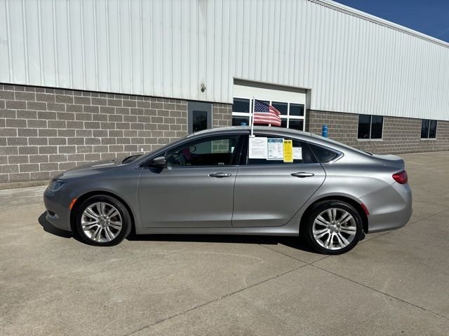 Used 2015 Silver Chrysler Limited image 9