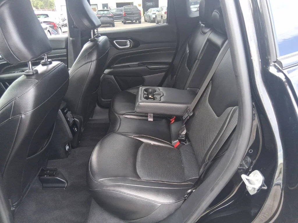 Used 2022 Black Jeep High Altitude image 19