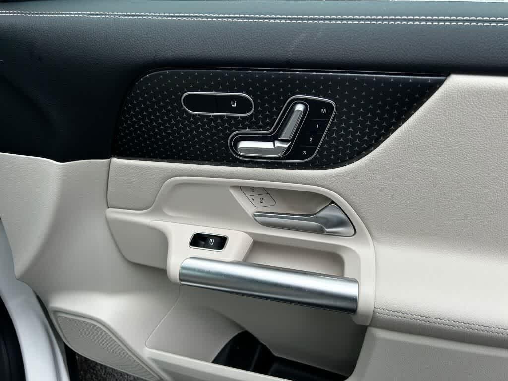 New 2026 Polar White Mercedes-Benz GLA 250 image 23