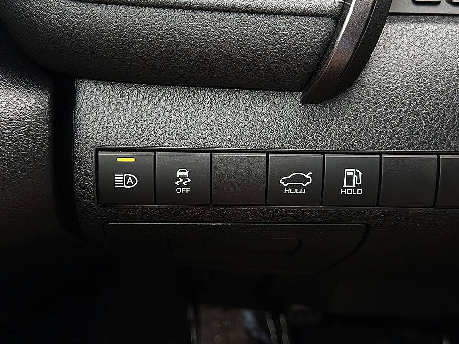 Used 2021 Midnight Black Metallic Toyota SE image 19