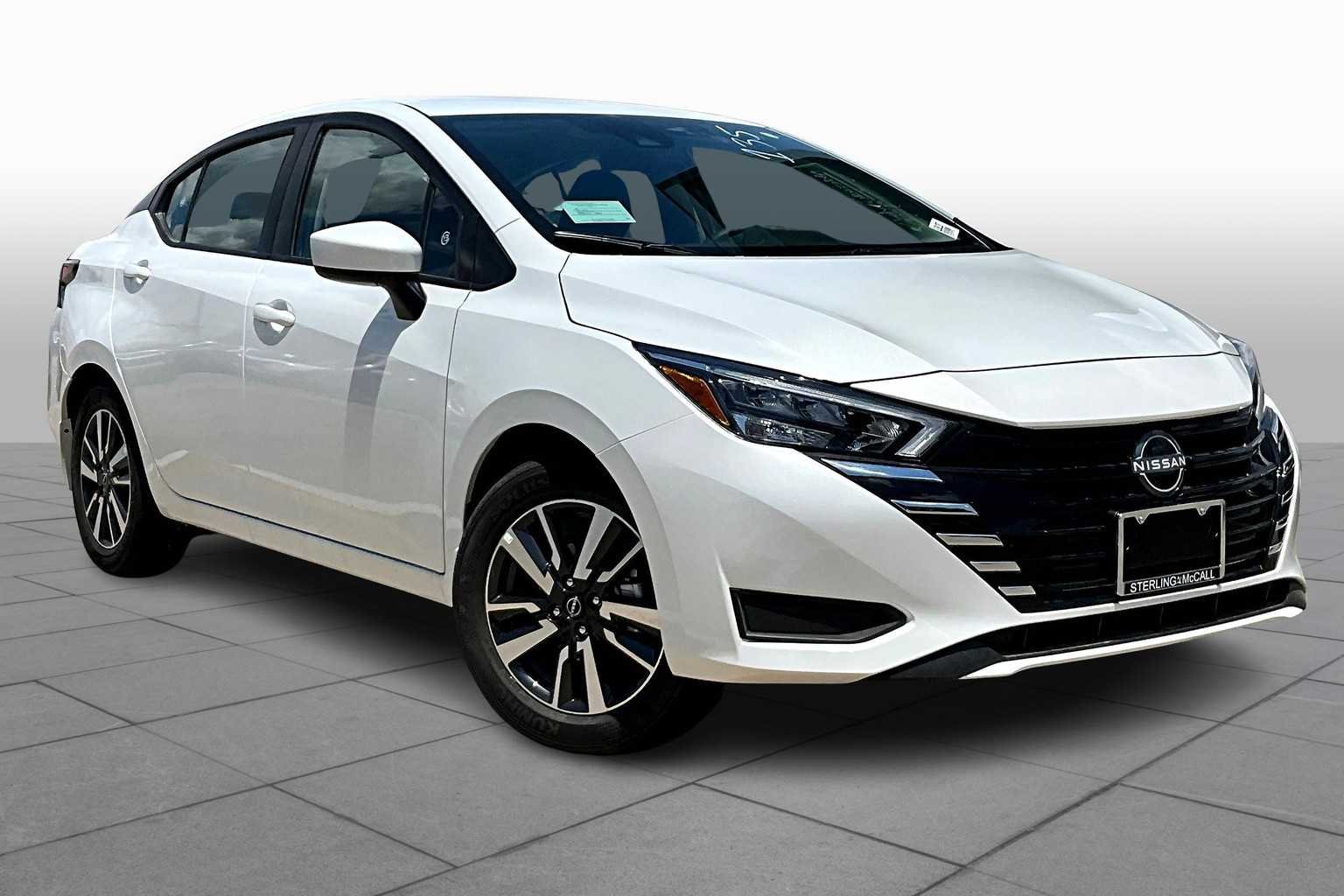 Used 2025 Aspen White Tricoat Nissan SV image 2