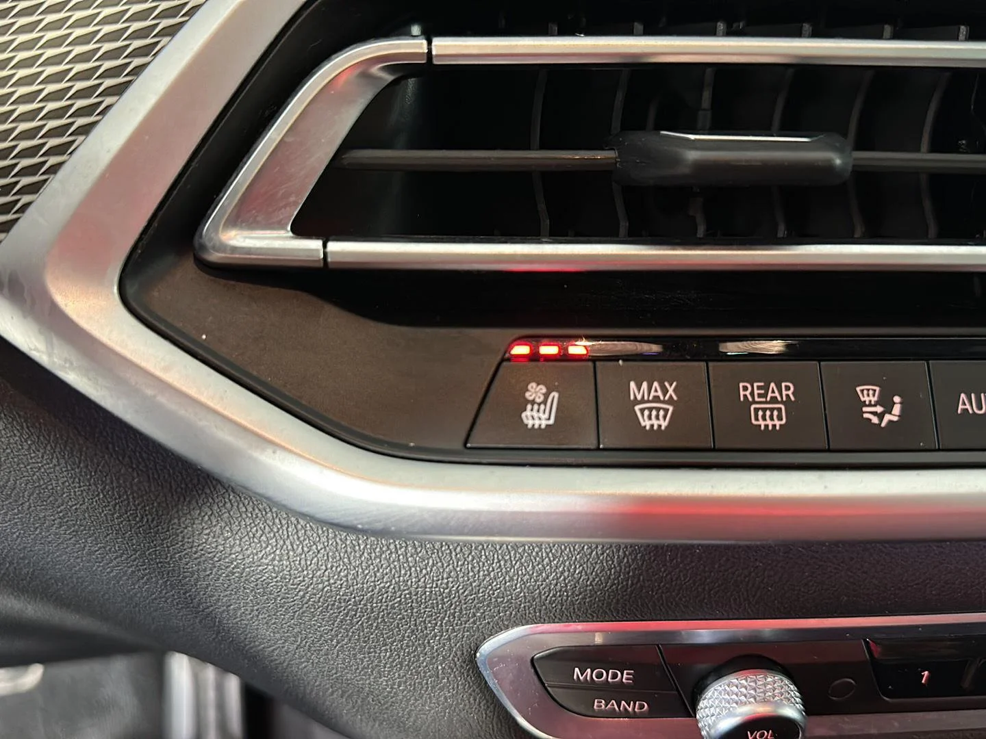 Used 2022 Black Sapphire Metallic BMW M50i image 21