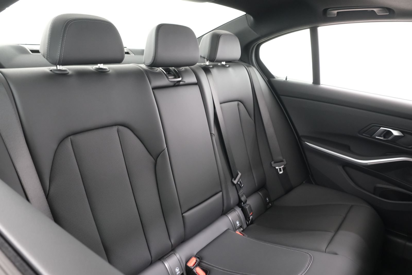 New 2026 Dravit Grey Metallic BMW 330i xDrive image 60