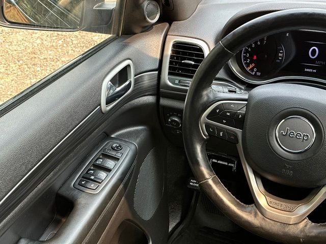 Used 2021 Granite Crystal Metallic Clearcoat Jeep Laredo X image 29