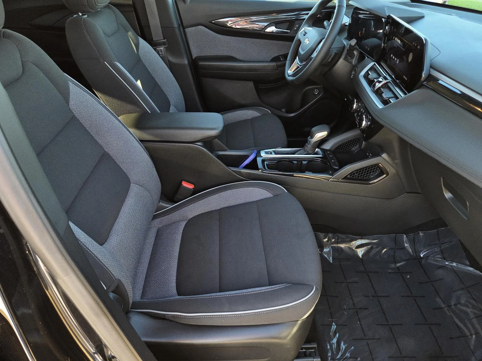 Used 2025 Mosaic Black Metallic Chevrolet LT image 33