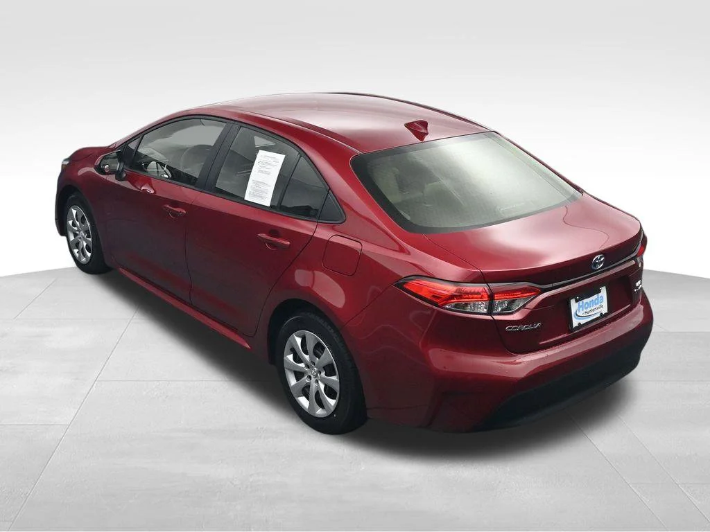 2025 Toyota Corolla LE - Photo 31