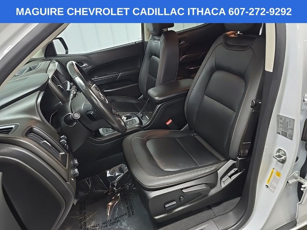 Used 2022 White GMC AT4 w/Leather image 29