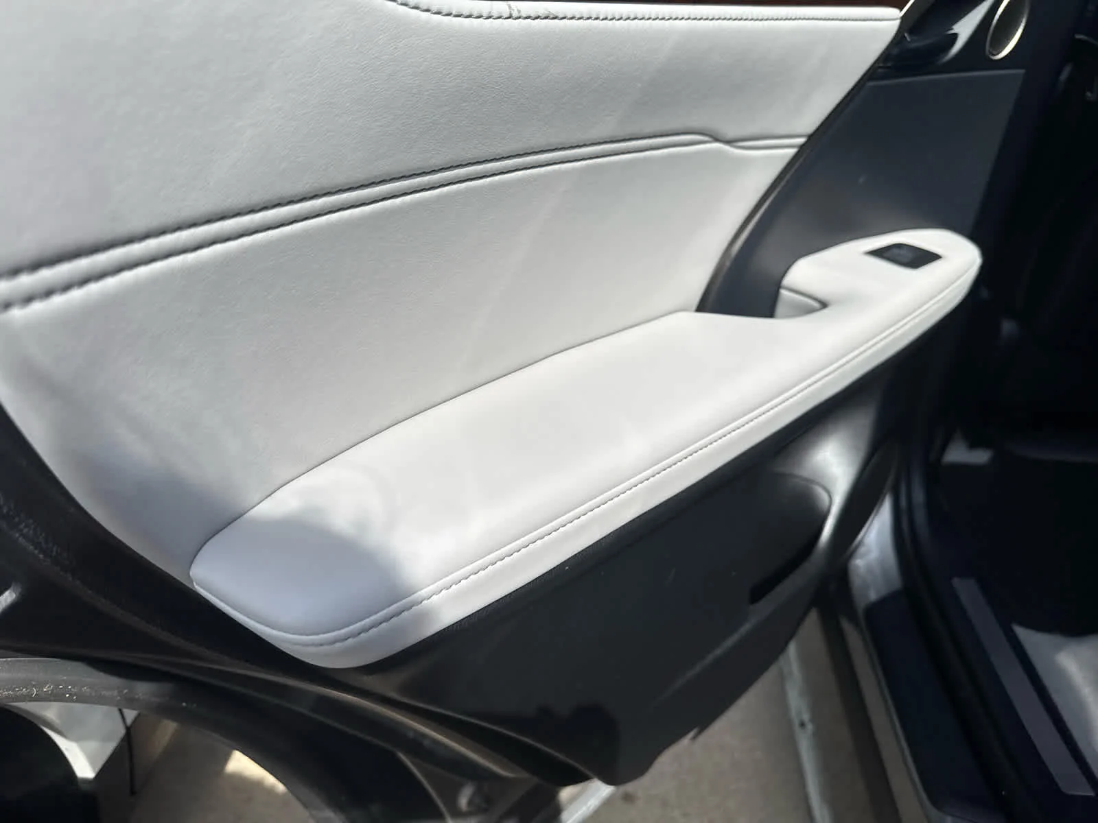 Certified Used 2019 Atomic Silver Lexus  image 16