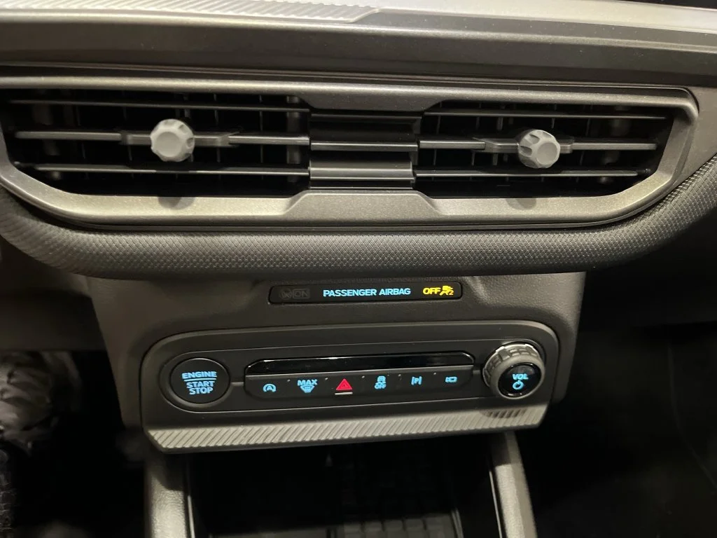 New 2025 Carbonized Gray Metallic Ford Outer Banks® image 20