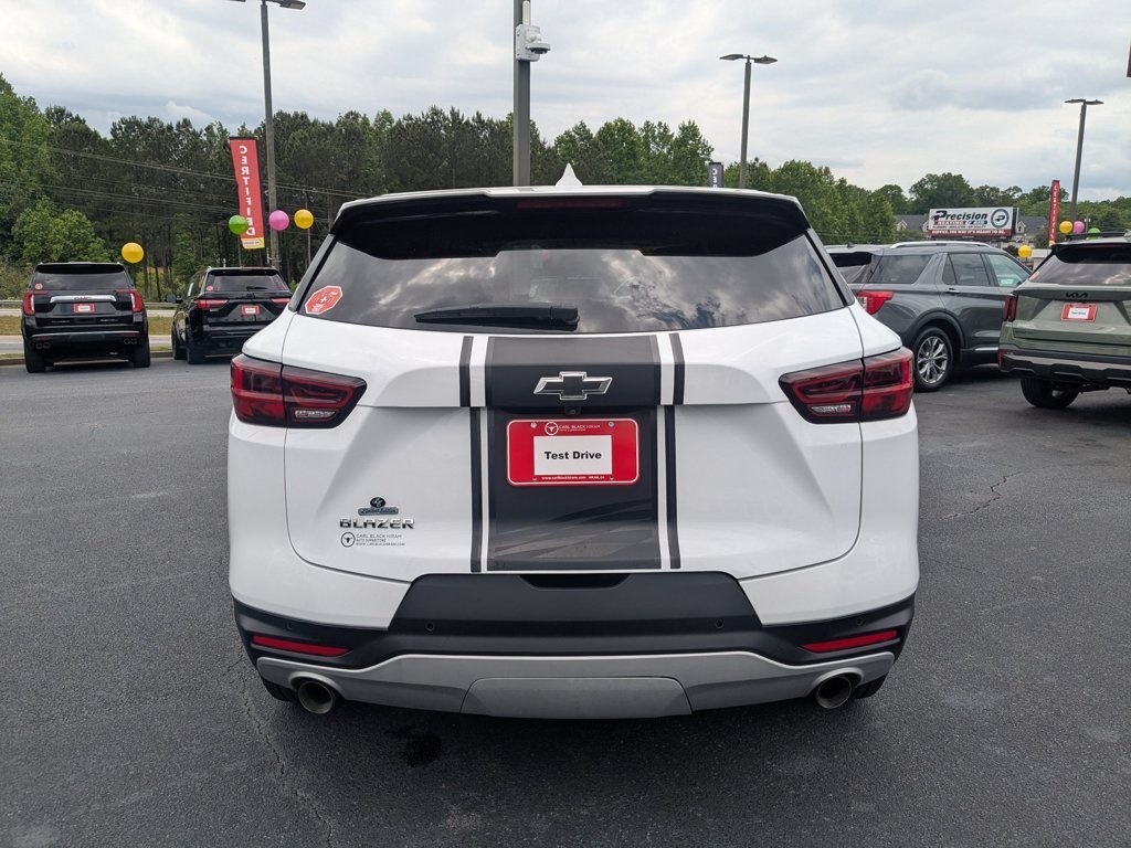 Used 2025 Summit White Chevrolet LT image 6