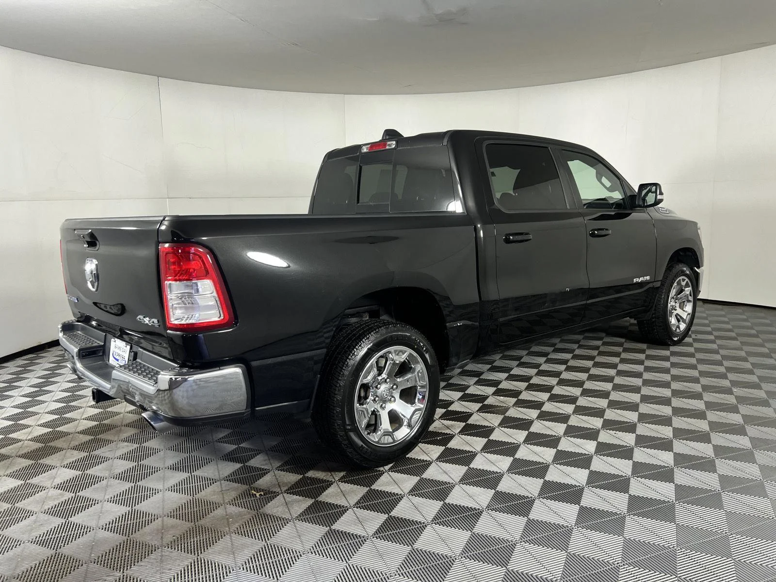 Used 2022 Diamond Black Crystal Pearlcoat Ram Big Horn image 5