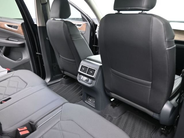 Used 2026  Volkswagen 2.0T SE w/Technology image 16