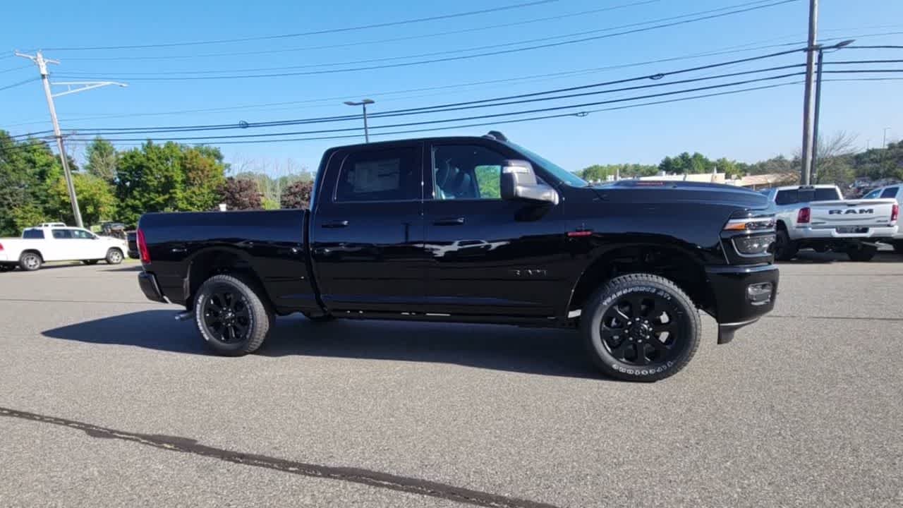 New 2026 Diamond Black Crystal Pearlcoat Ram Laramie image 5