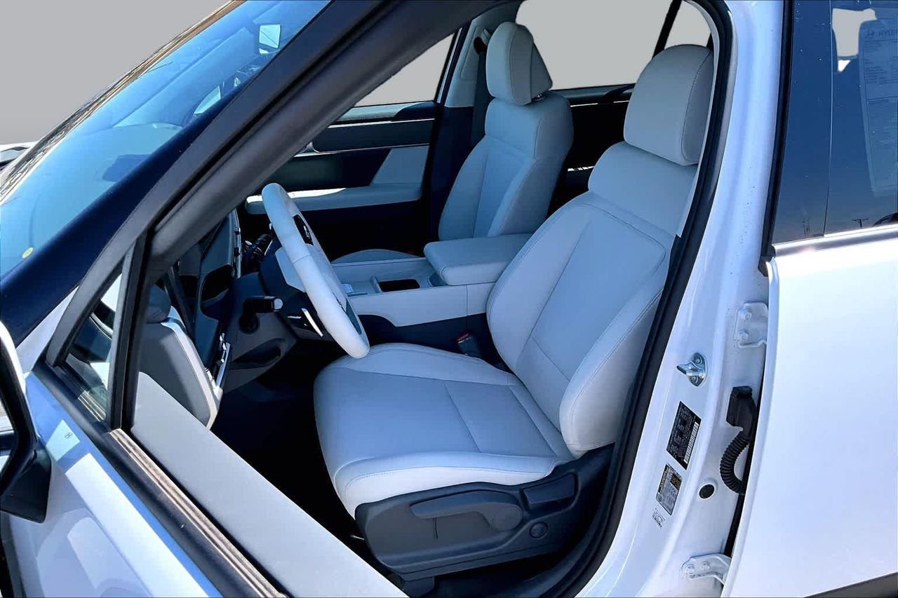 New 2026 Serenity White Hyundai SE image 9