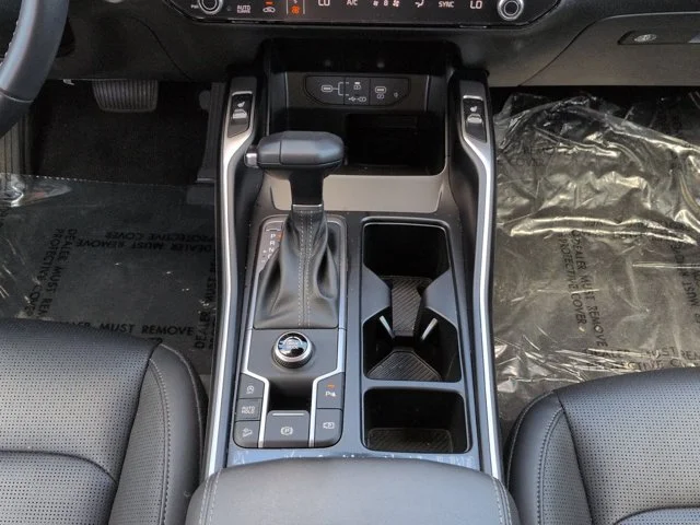 New 2025 Glacial White Pearl Kia S image 19