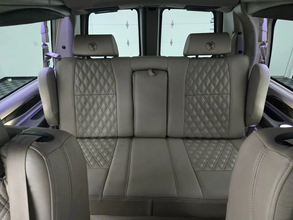 2023 GMC Savana Cargo Work Van - Photo 35