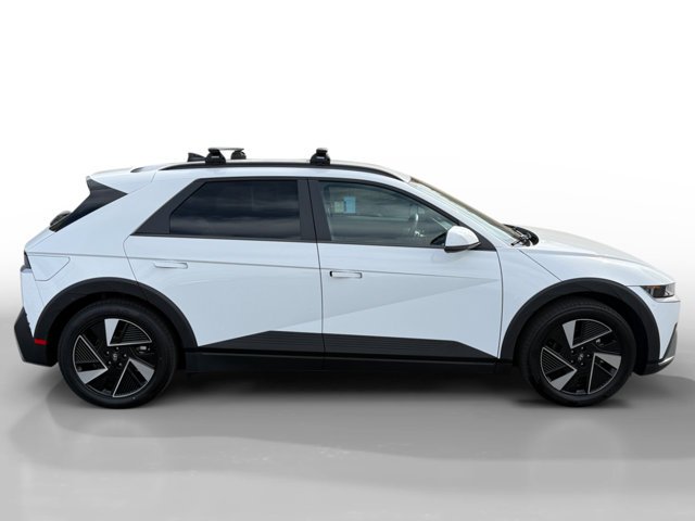 Used 2025 White Hyundai SEL image 6