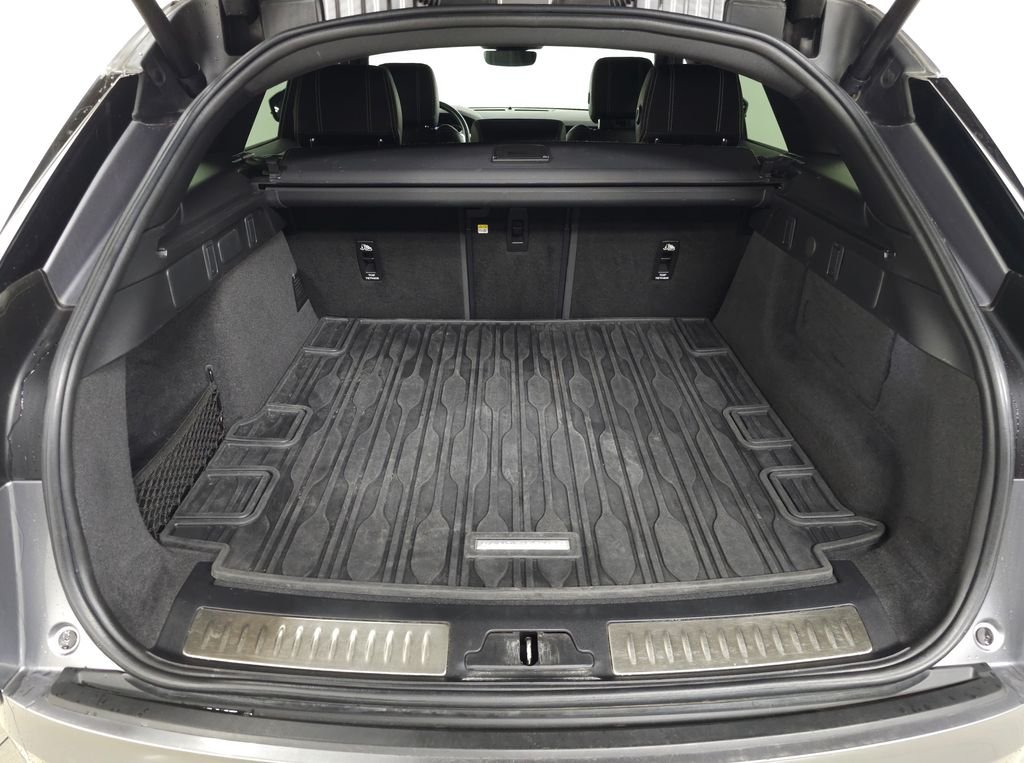Used 2022 Gray Land Rover P250 R-Dynamic S image 5