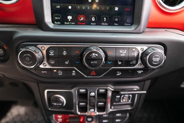 Used 2019 Crystal Metallic Jeep Unlimited Rubicon image 29