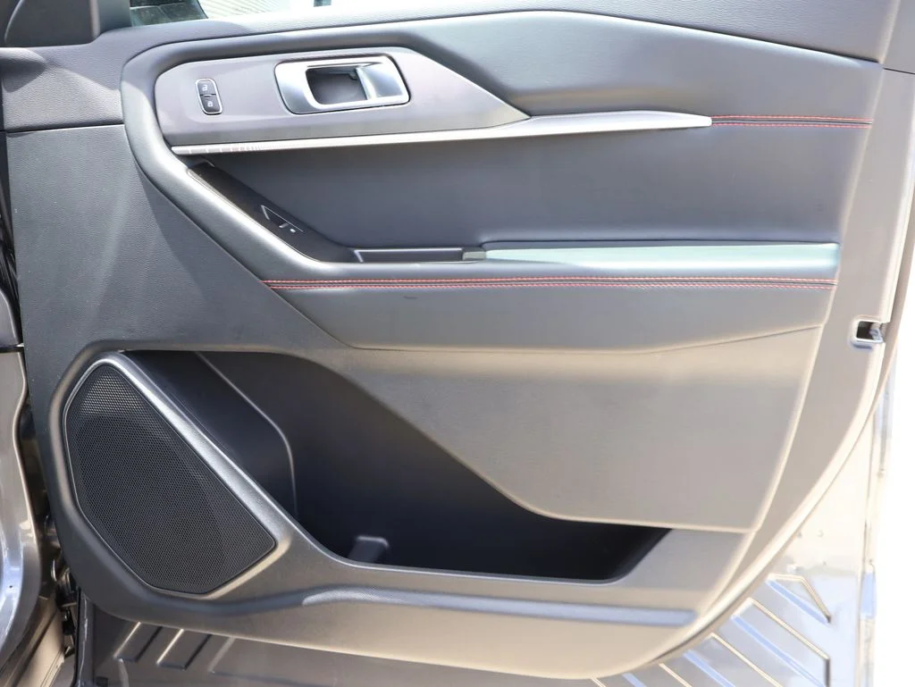 New 2026 Carbonized Gray Metallic Ford ST-Line image 8