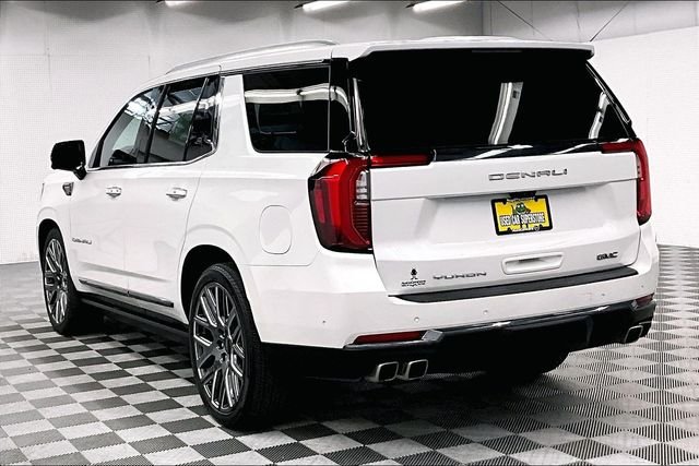 Used 2025 White Frost Tricoat GMC Denali Ultimate image 2