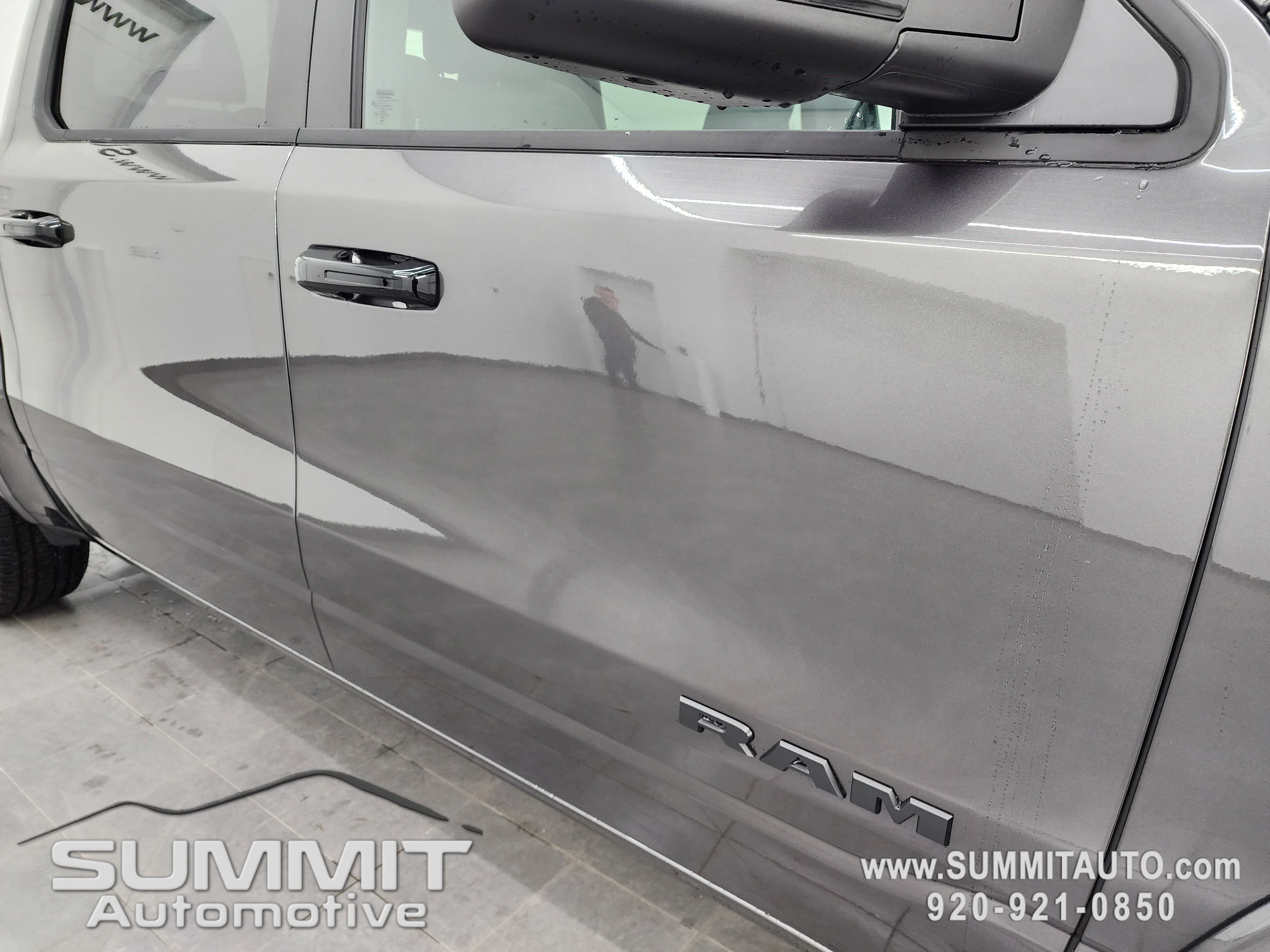 New 2026 Granite Crystal Metallic Clear-Coat Exterior Paint RAM Big Horn/Lone Star image 27