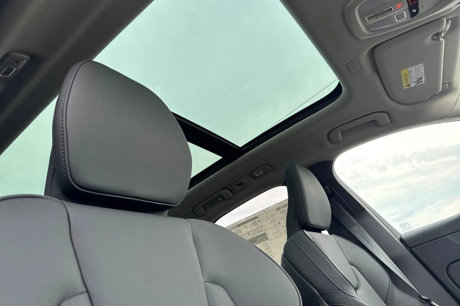 2026 Volvo XC60 Plus - Photo 16