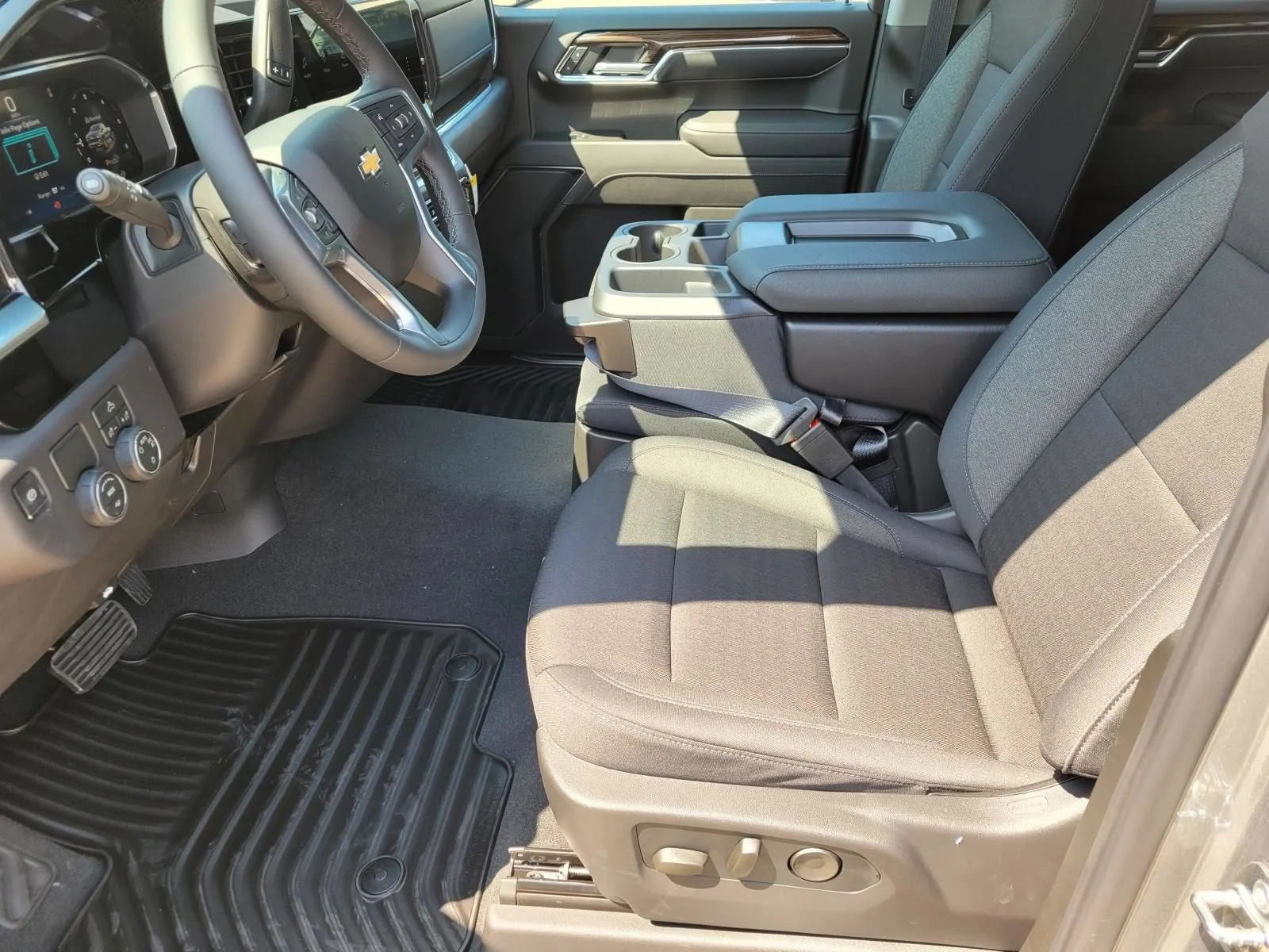 2026 Chevrolet Silverado 1500 LT - Photo 14