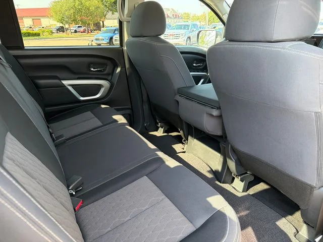 Used 2022 White Nissan SV image 27