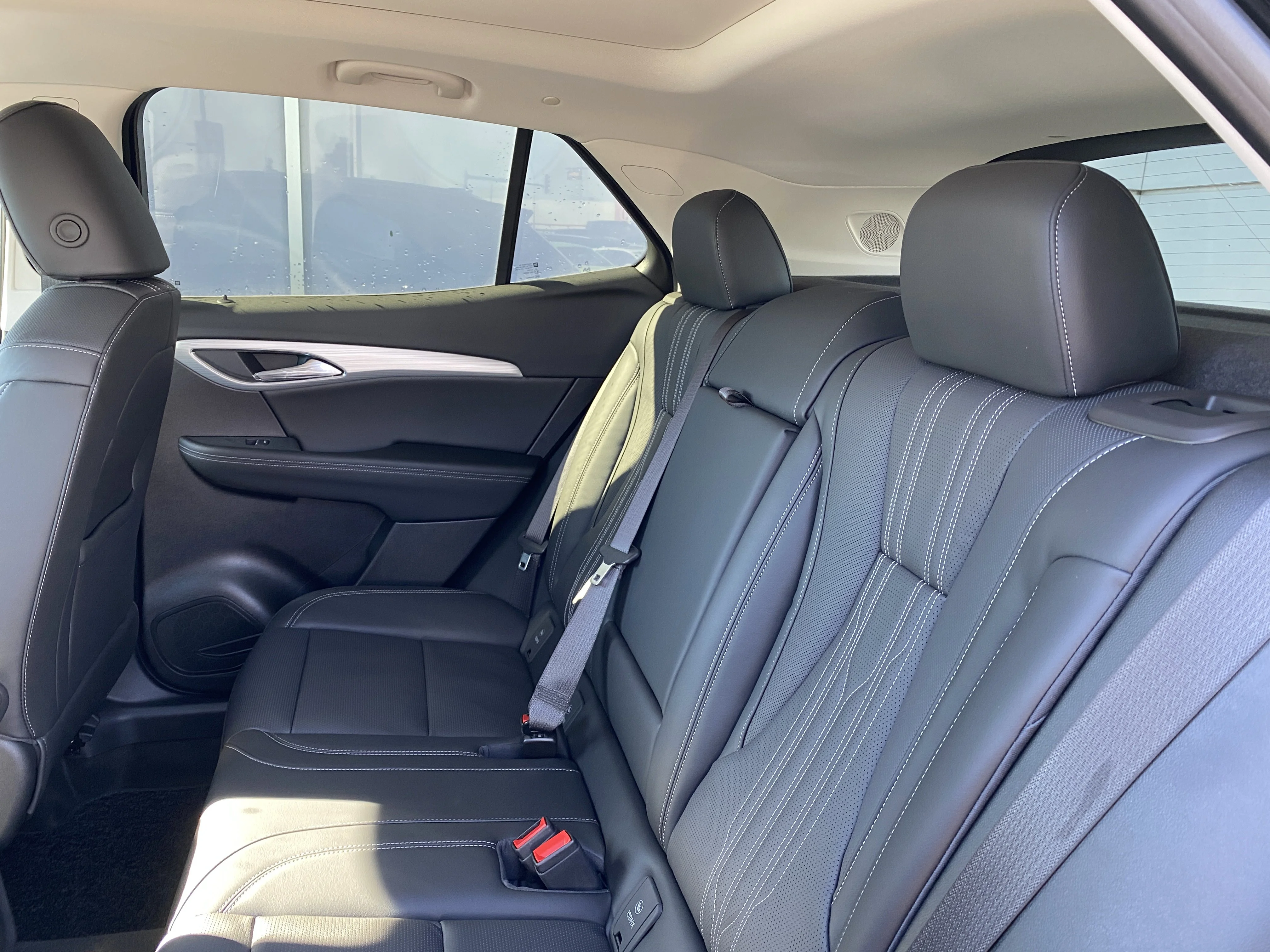 New 2026 EBONY TWILIGHT METALLIC Buick Avenir image 29