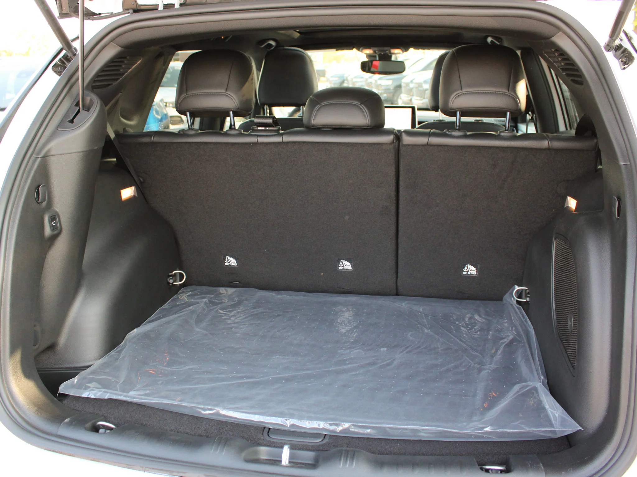 New 2026 White Jeep North* 4x4, Pano Sunroof, Remote Start, Alpine Audio, Heated Seats image 10