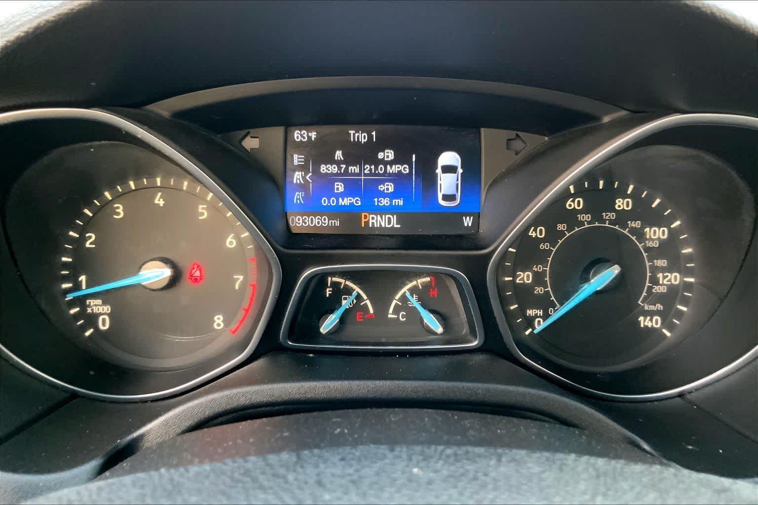 Used 2017 Oxford White Ford SE image 25