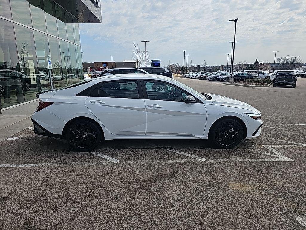 New 2026 White Hyundai SEL Sport image 6