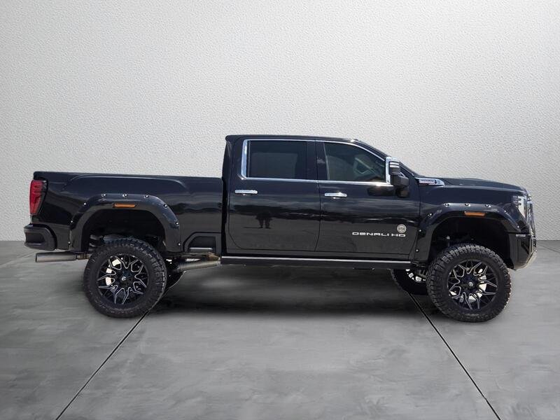 Used 2025 BLACK GMC 4WD CREW CAB 159" DENALI image 5