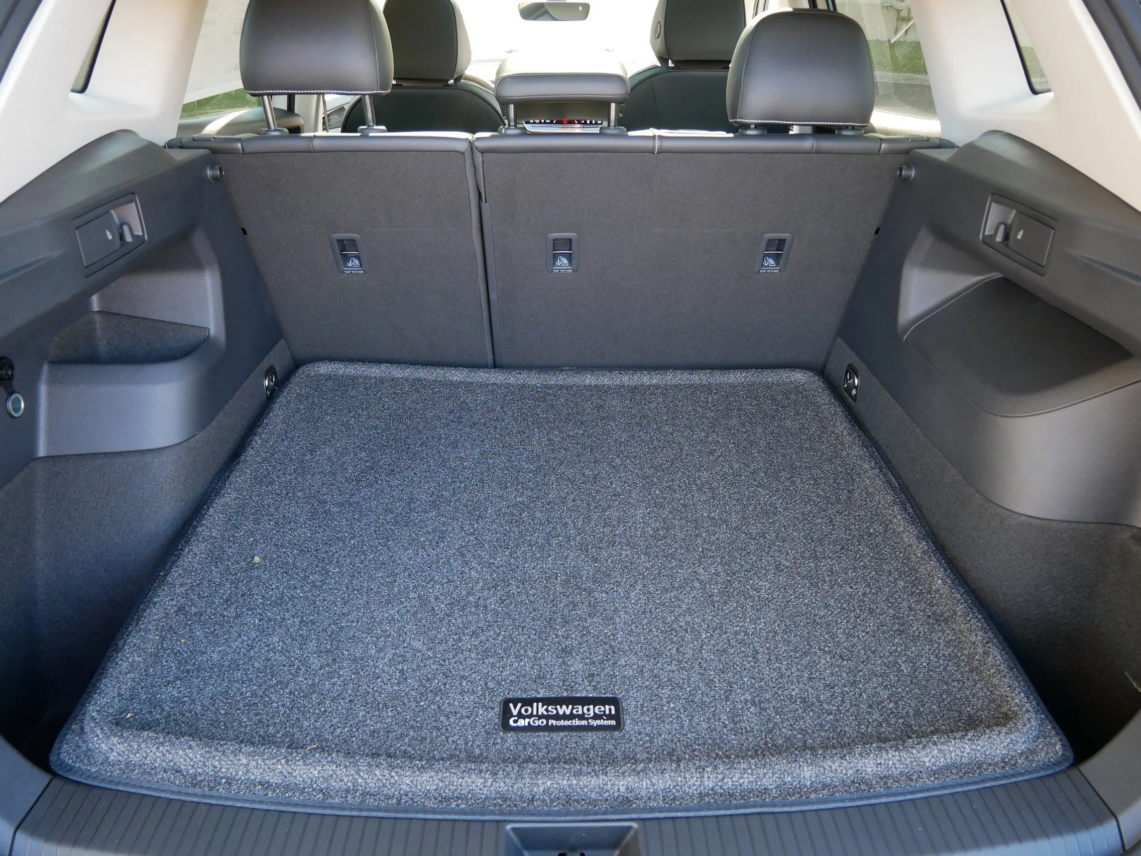 New 2026 Platinum Gray Metallic Volkswagen SE image 6