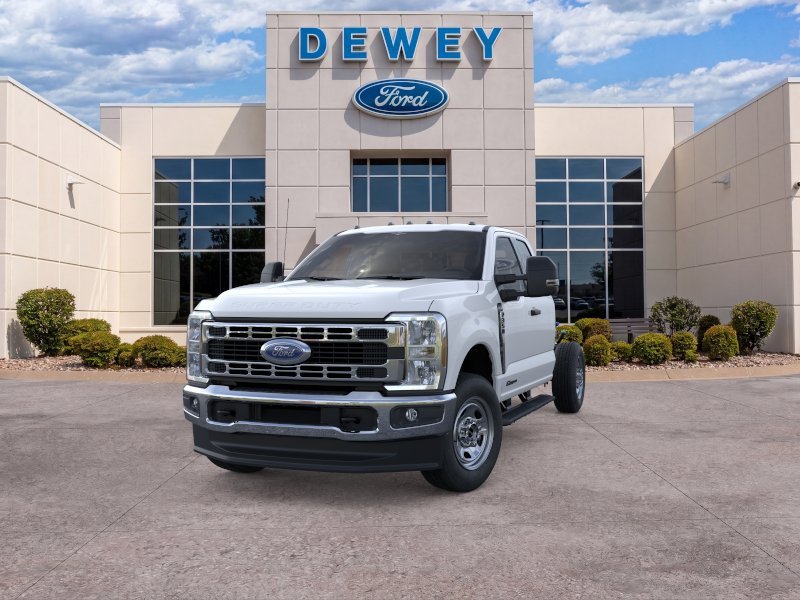 New 2026 Oxford White Ford XL image 2