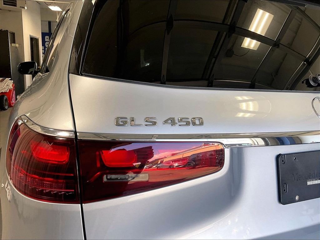 Used 2025 Silver Mercedes-Benz GLS 450 image 30