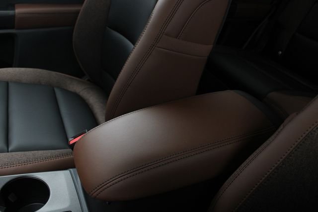 New 2026 Carbonized Gray Metallic Ford Outer Banks image 20
