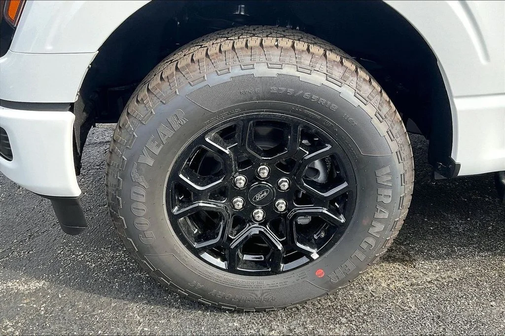 New 2026 White Ford XLT image 8