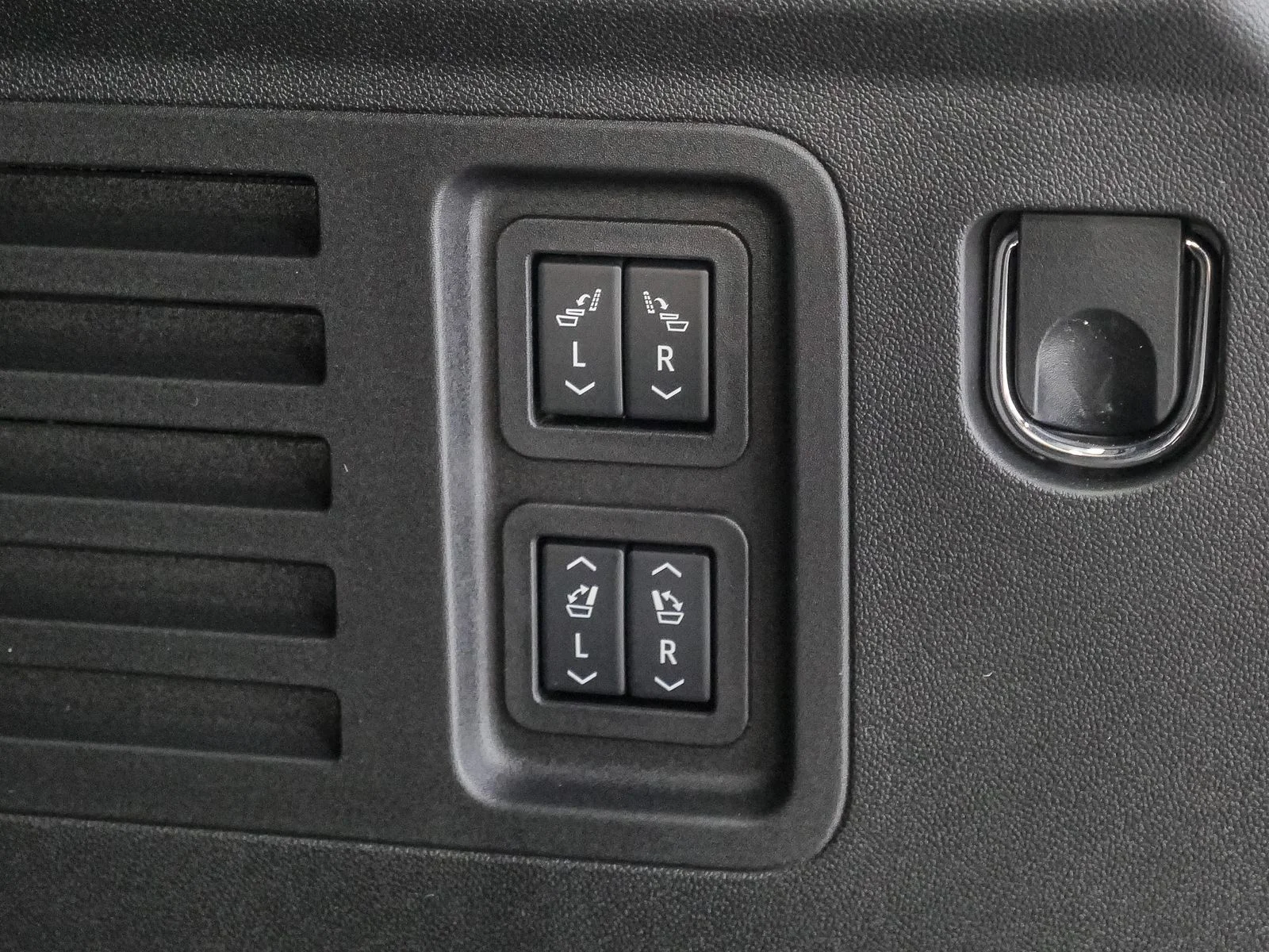 2026 Buick Enclave Sport Touring - Photo 18