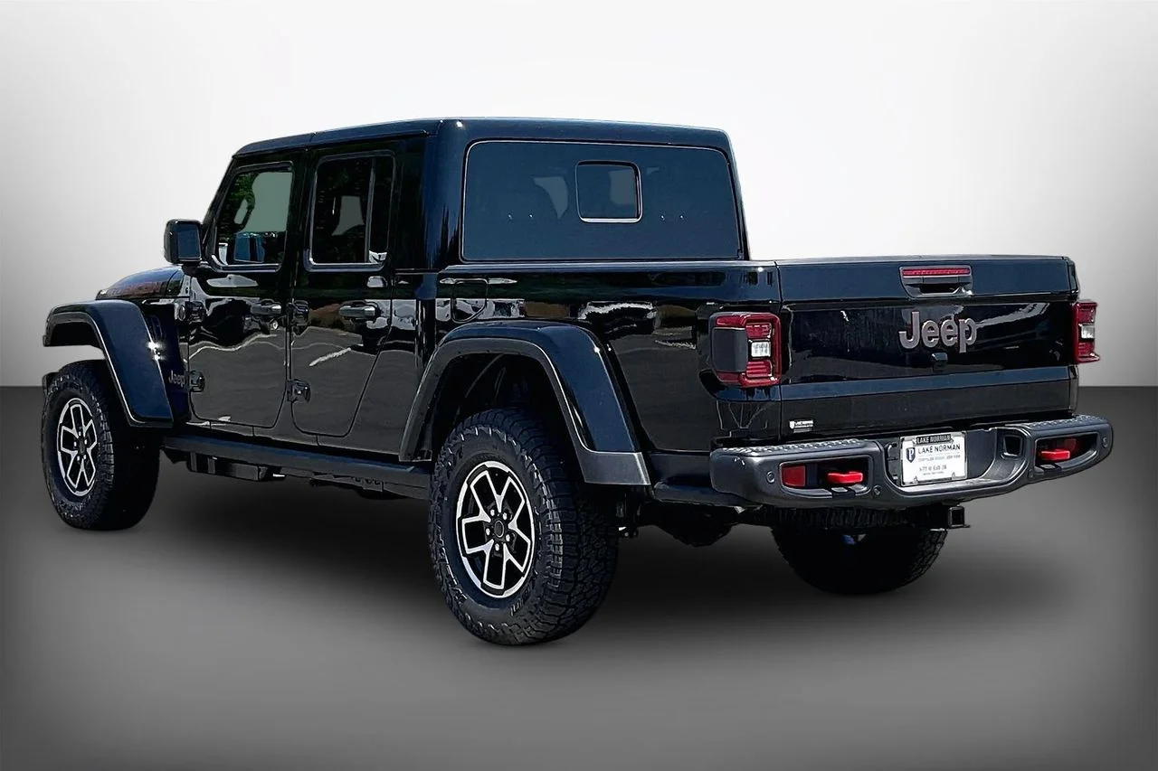 New 2026 Black Clear-Coat Exterior Paint Jeep Rubicon X image 6